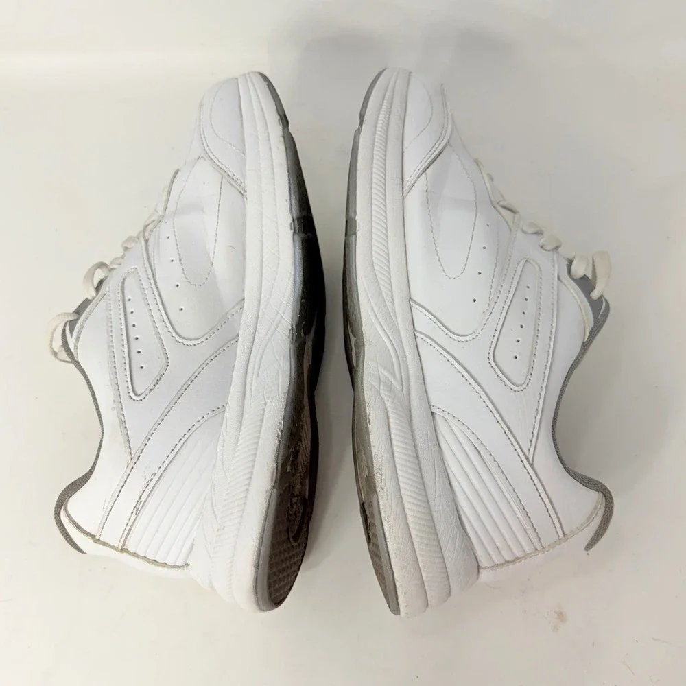 Athletic Works Mens 8.5 White Walking Sneakers MNAW22JT001 Chunky Dad Shoes